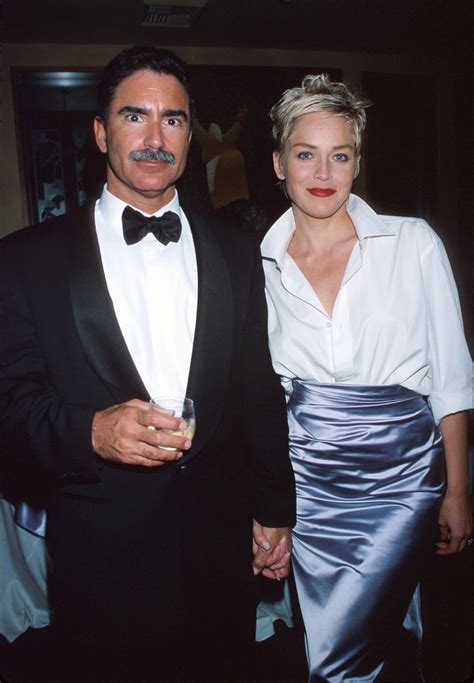 phil bronstein|quel âge à sharon stone.